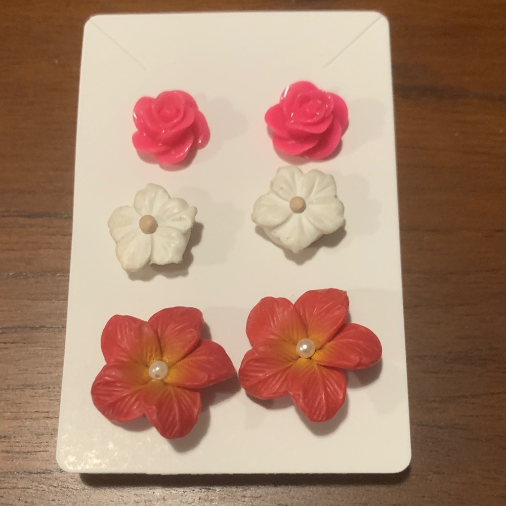 Floral Stud Earring Set in Pink, White, and Red